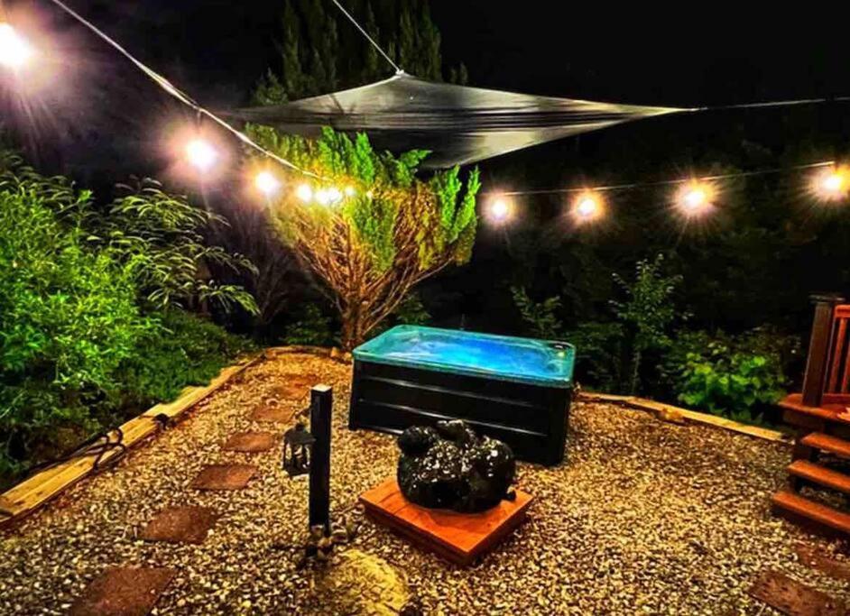 Вілла Tiny House, Wifi,Hot Tub,Secluded Cosby Екстер'єр фото