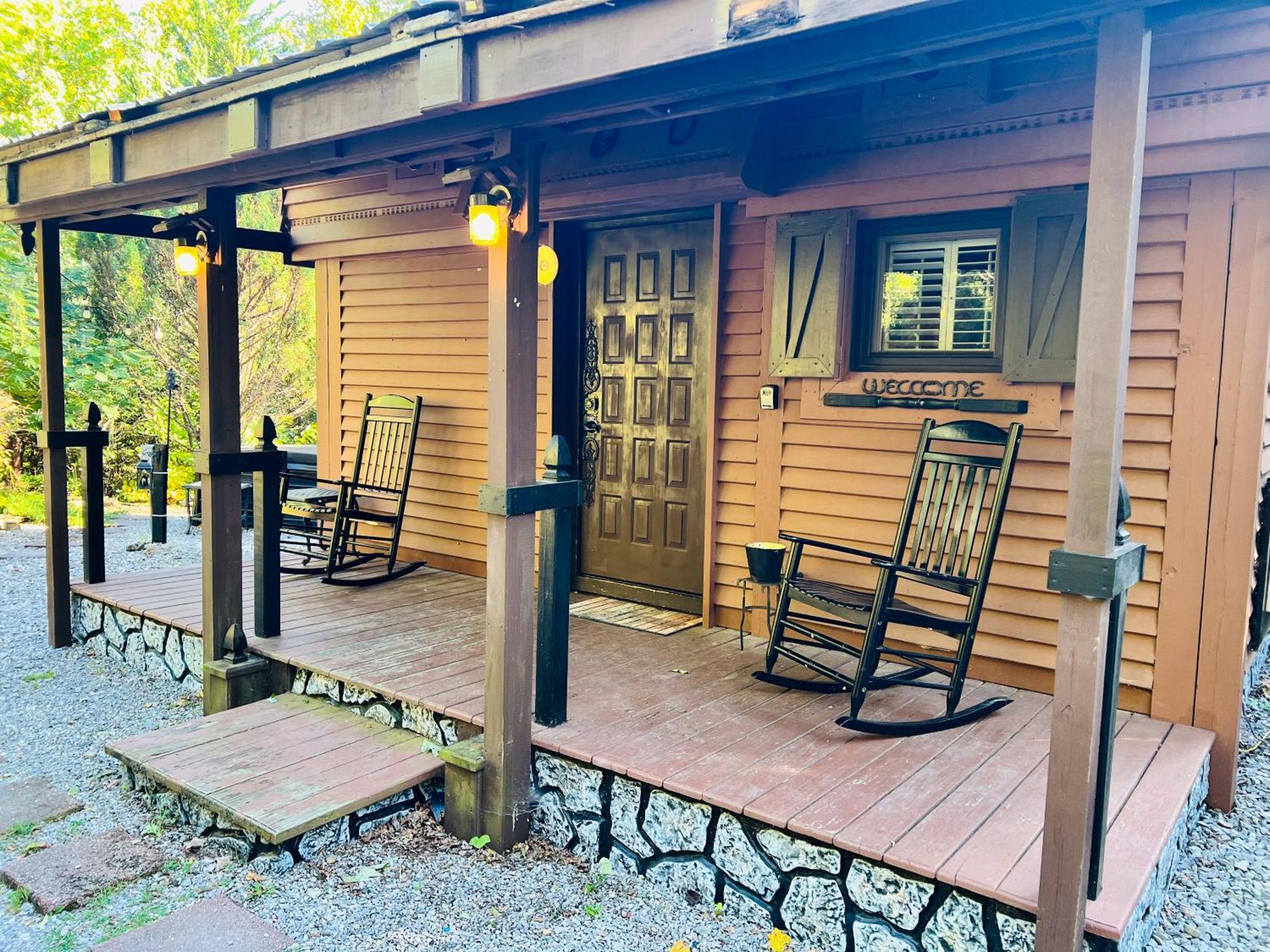 Вілла Tiny House, Wifi,Hot Tub,Secluded Cosby Екстер'єр фото