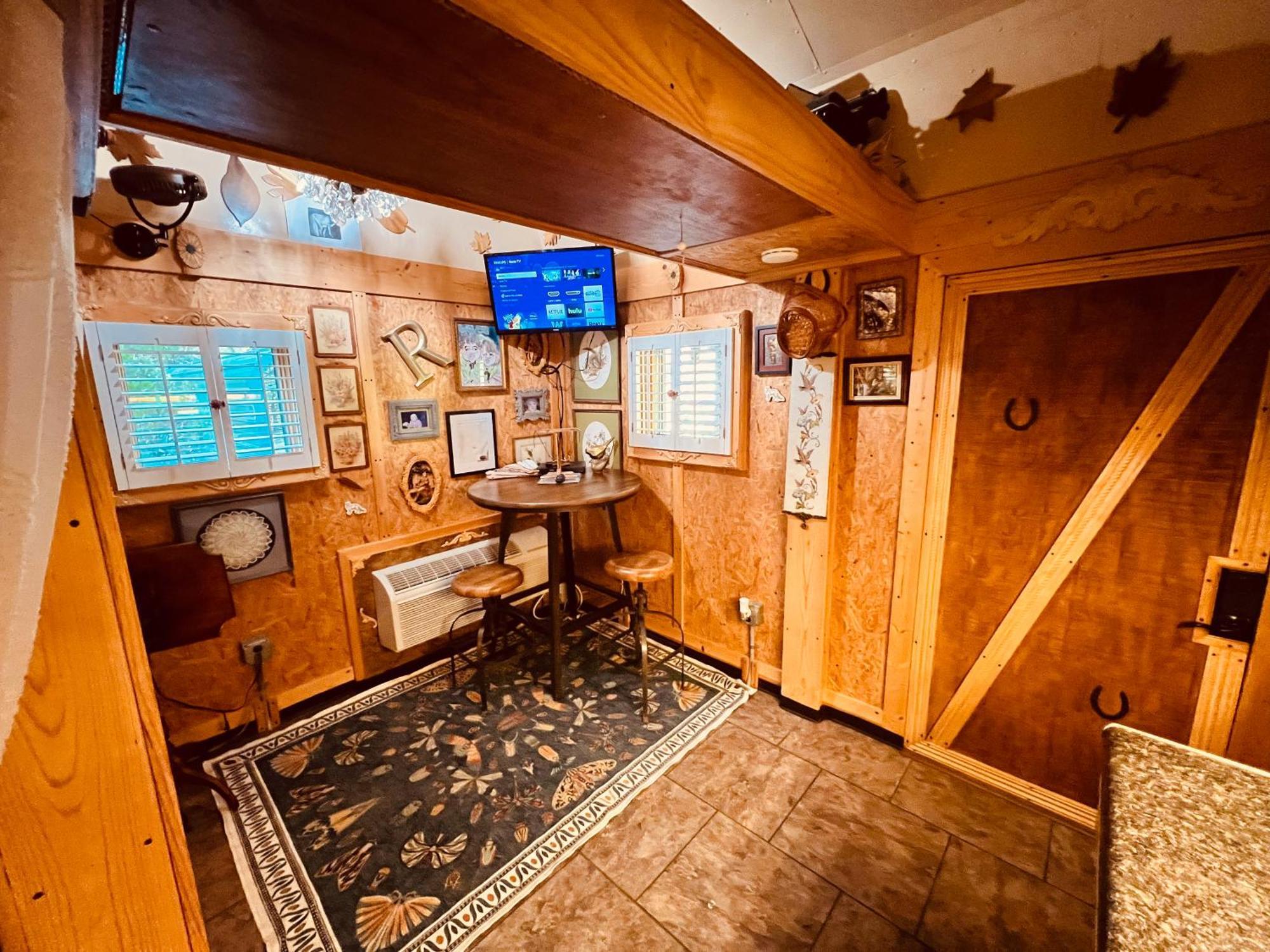 Вілла Tiny House, Wifi,Hot Tub,Secluded Cosby Екстер'єр фото