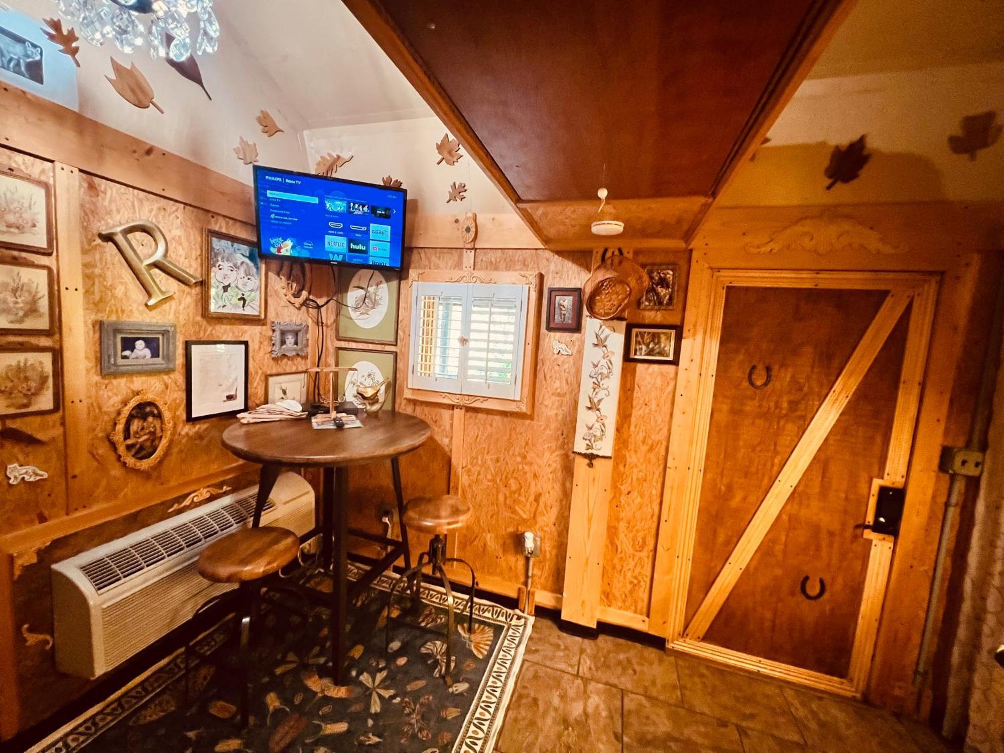 Вілла Tiny House, Wifi,Hot Tub,Secluded Cosby Екстер'єр фото