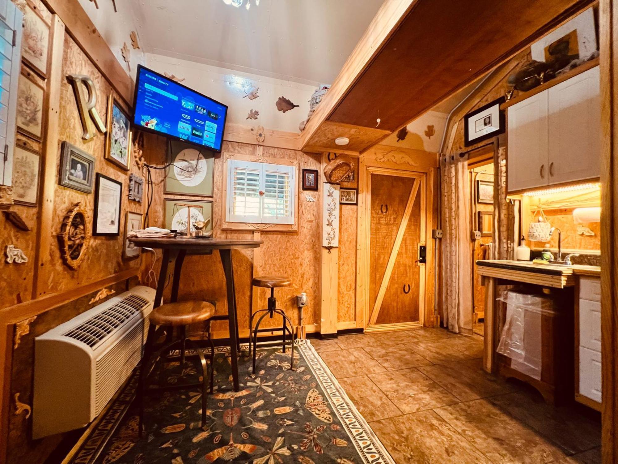 Вілла Tiny House, Wifi,Hot Tub,Secluded Cosby Екстер'єр фото